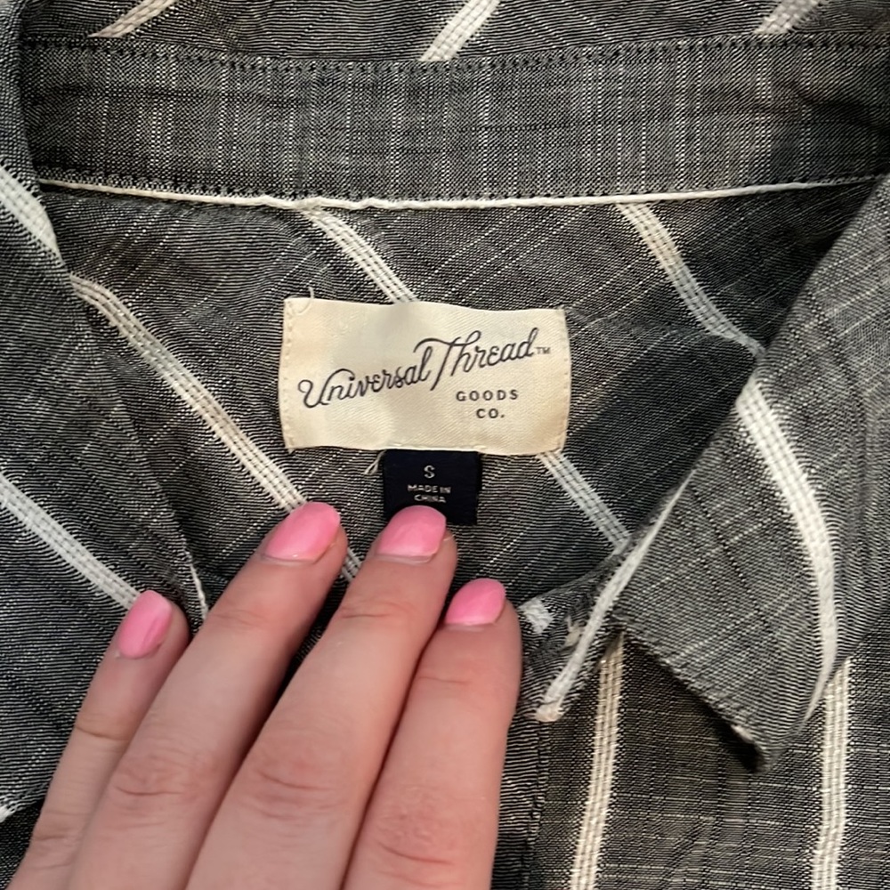 Universal Thread Button Down Shirt - Picture 2 of 4